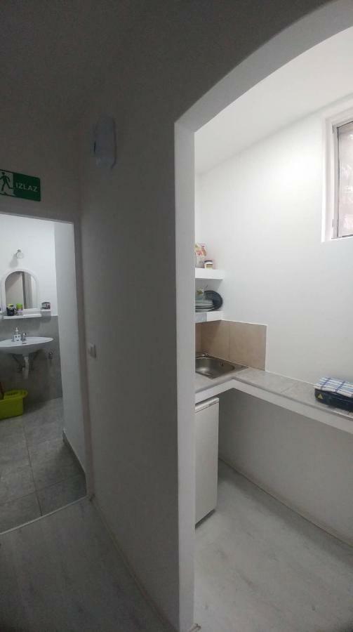 Divlji Raj Apartment Белград Екстериор снимка